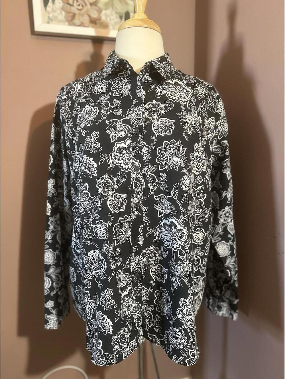 Lands End No Iron Blouse Womens Size 18P Supima Black & White Shirt Button Up